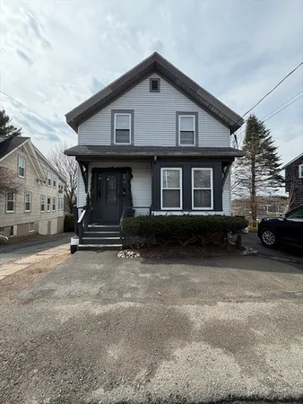 $2,200 | 178 Maple Street, Unit 2, Danvers, MA 01923