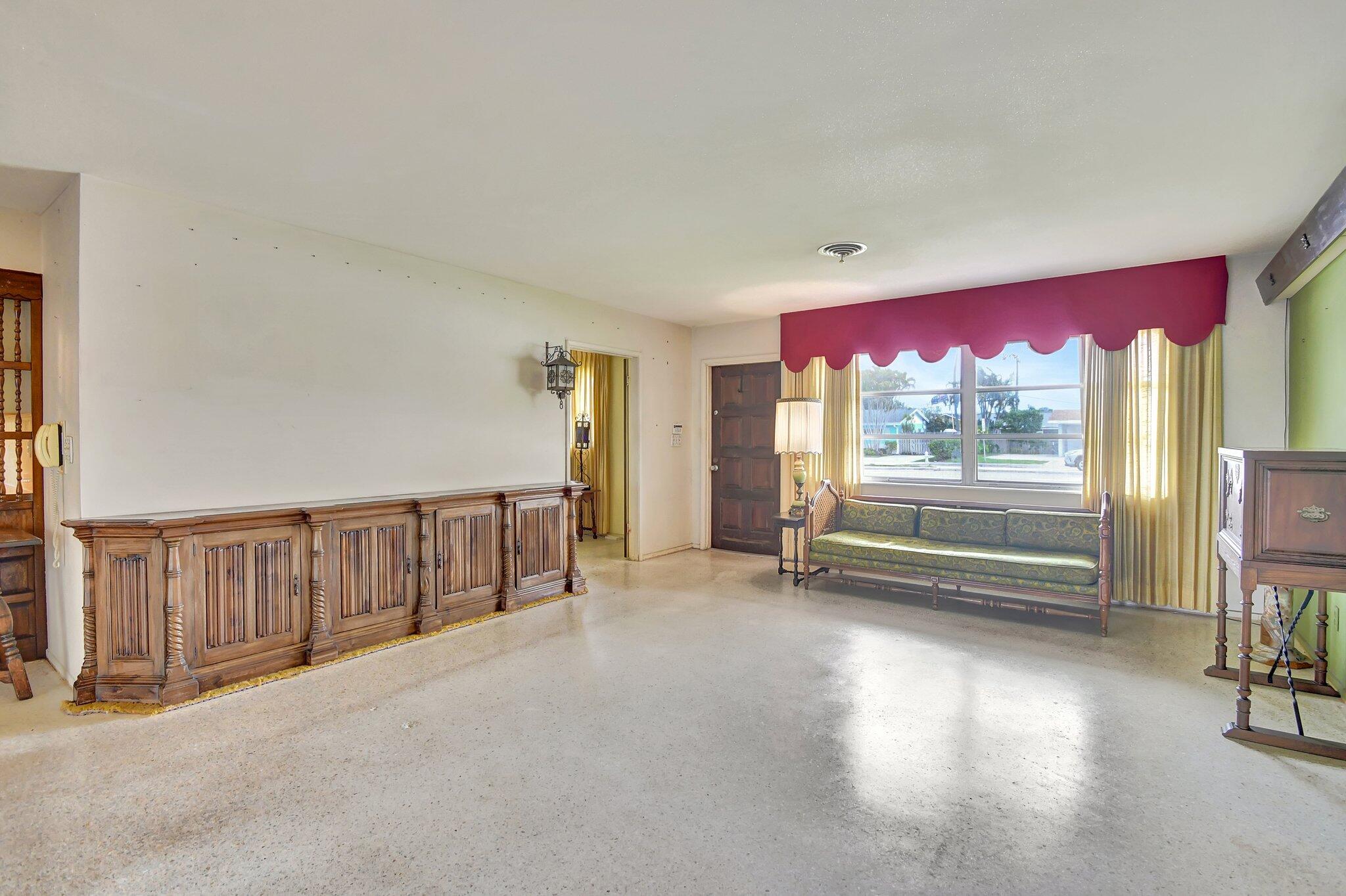 65 Northwest 12th Avenue Boca Raton, FL 33486 - Photo 11 of 47 Lots of Natural Light