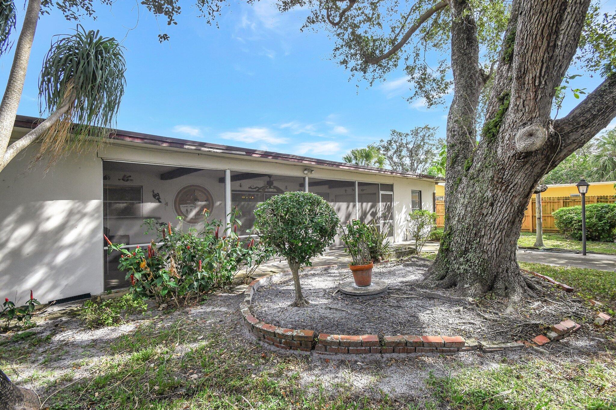 65 Northwest 12th Avenue Boca Raton, FL 33486 - Photo 44 of 47 Shaded Yard