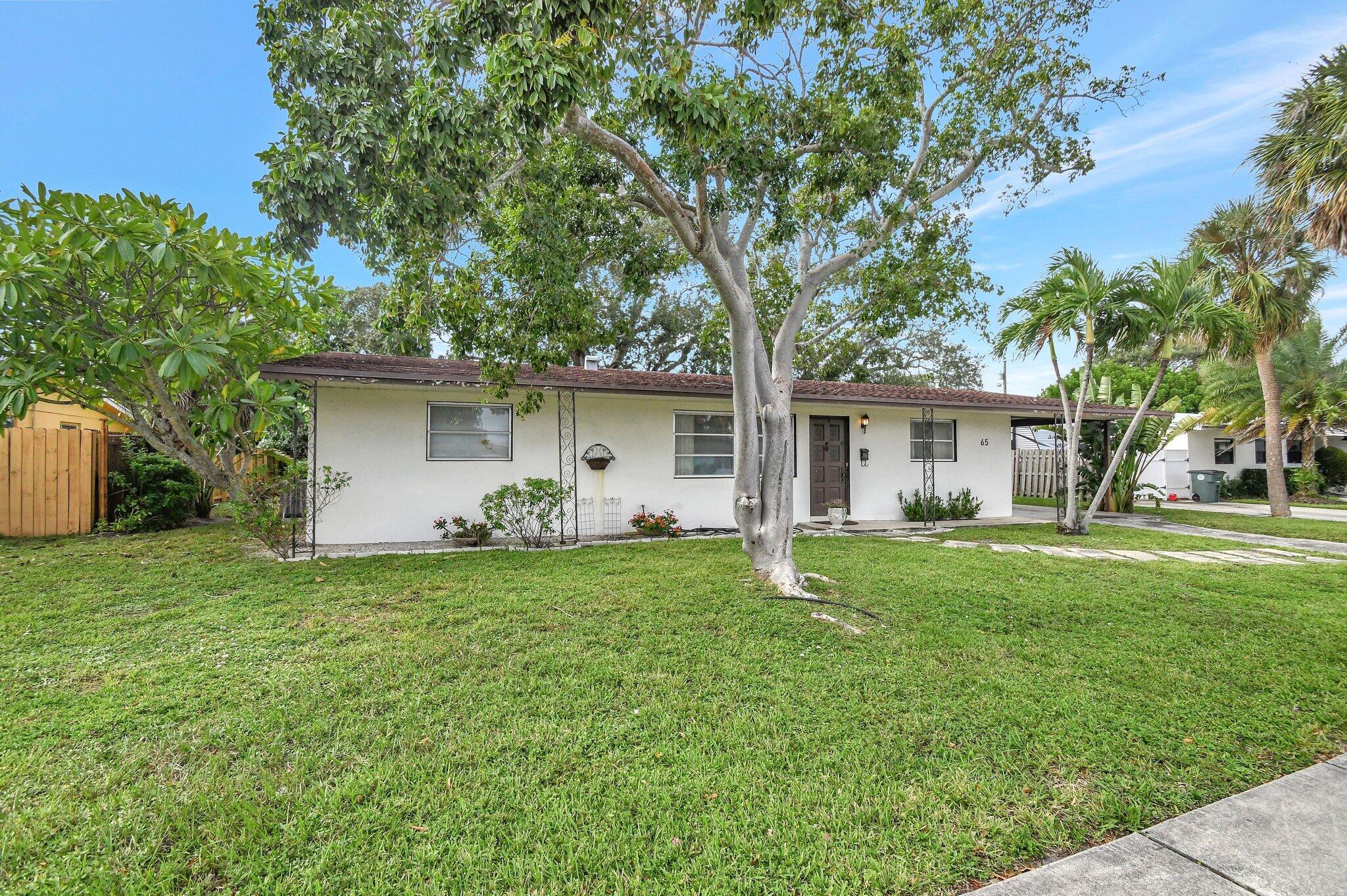 65 Northwest 12th Avenue Boca Raton, FL 33486 - Photo 6 of 47 Room for Circular Drive