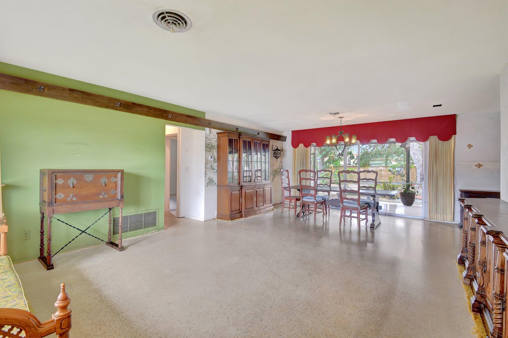 65 Northwest 12th Avenue Boca Raton, FL 33486 - Photo 10 of 47 Large living & dining areas