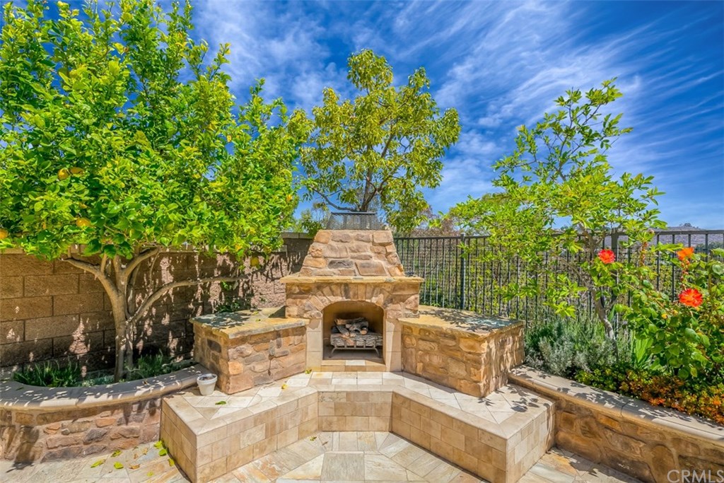 31 Climbing Vine Irvine, CA 92603 - Photo 18 of 20 a front view of a house with a yard