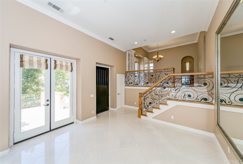 31 Climbing Vine Irvine, CA 92603 - Photo 3 of 20 a view of a livingroom with furniture