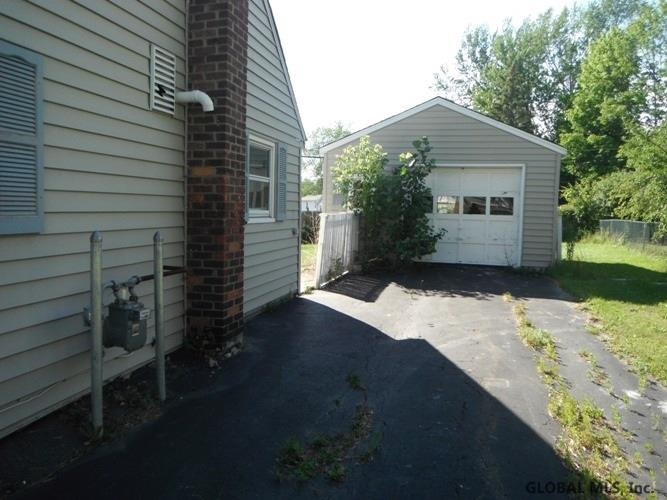 5 Luella Road Colonie, NY 12110 - Photo 10 of 11 Photo 10