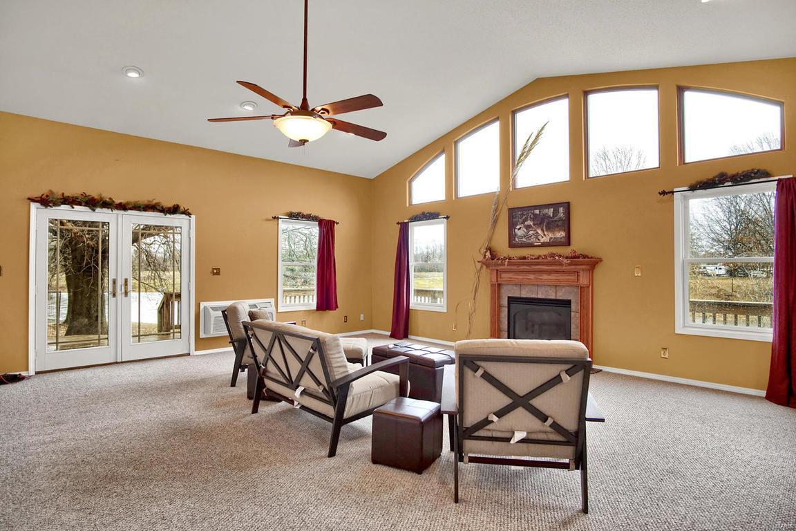 7343 Pin Oak Road Edwardsville, IL 62025 - Photo 8 of 92 Gallery Image 8