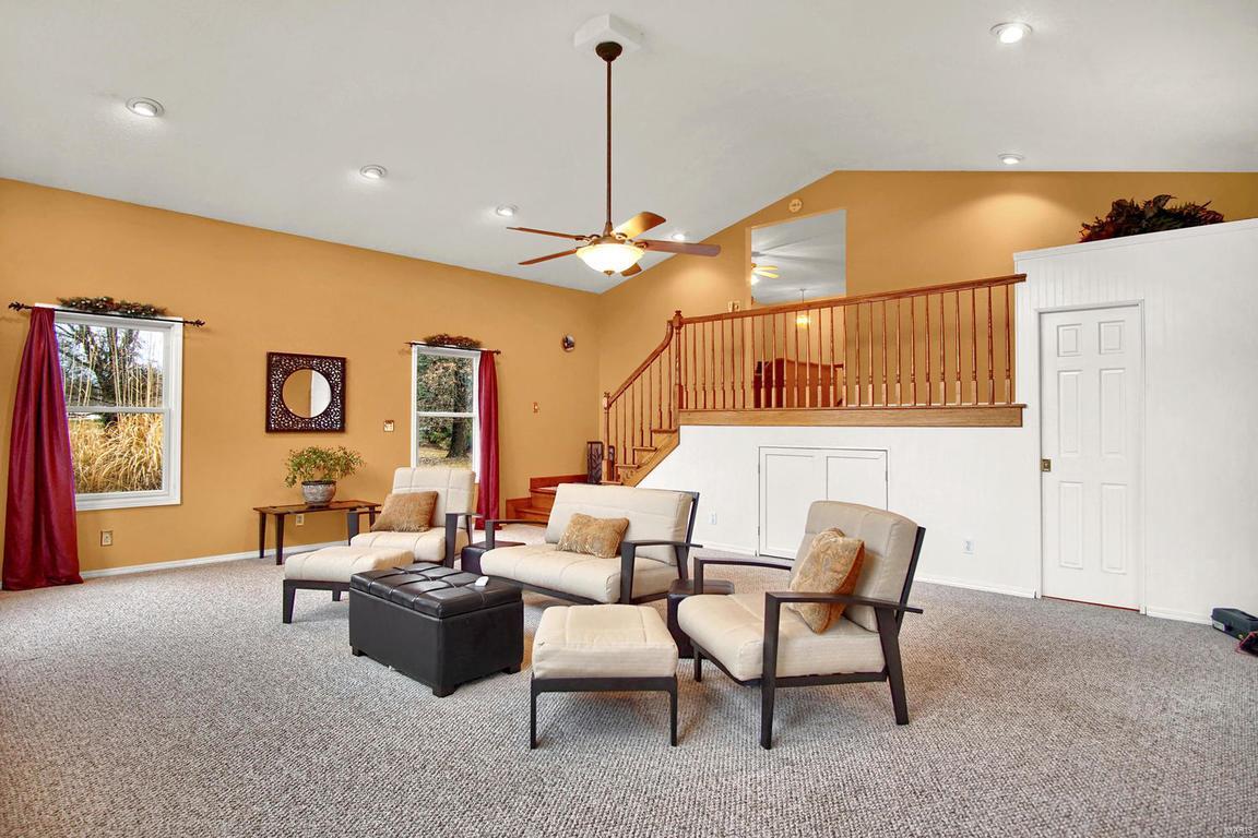 7343 Pin Oak Road Edwardsville, IL 62025 - Photo 10 of 92 Gallery Image 10