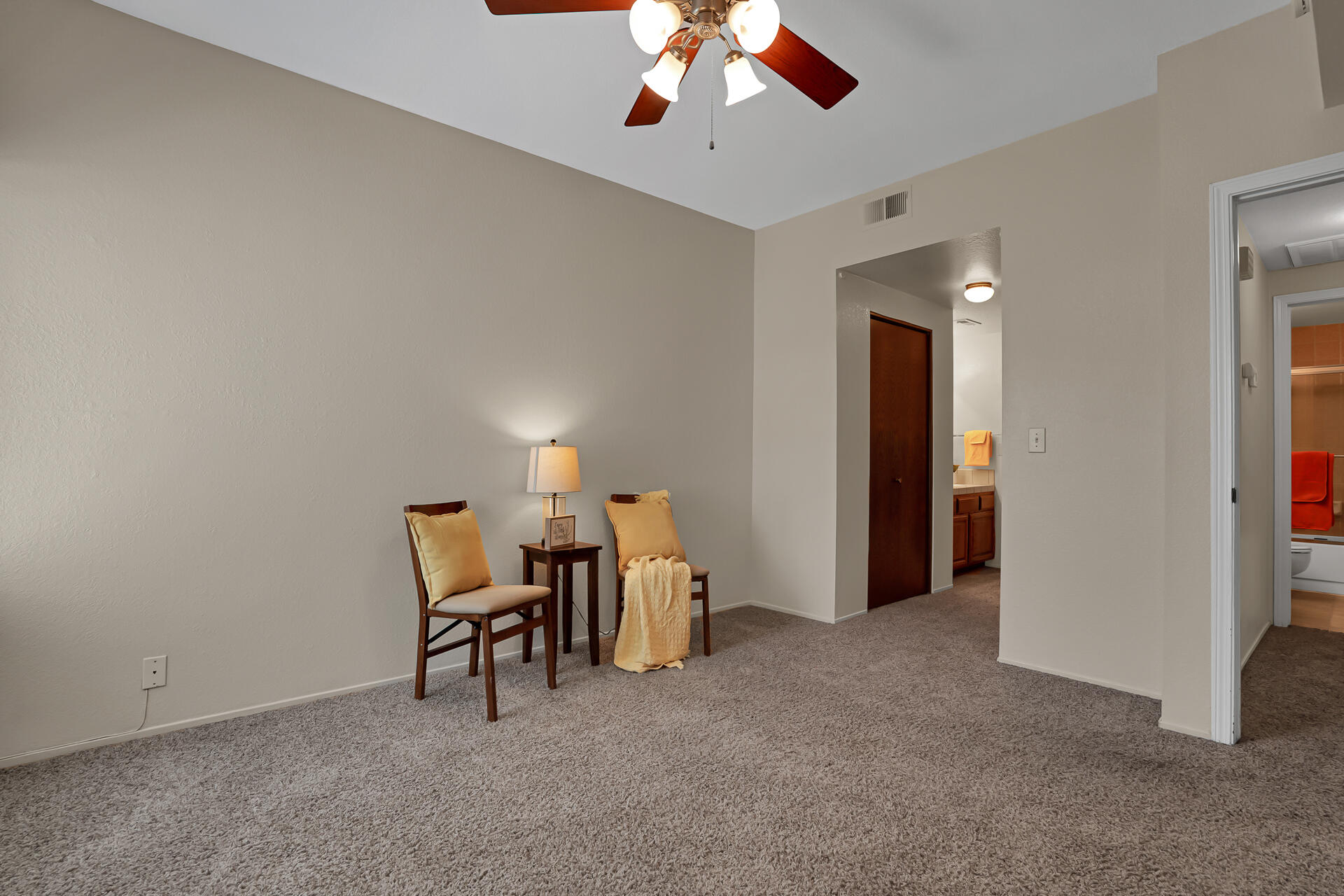 249 Ridgetop Drive, Unit 141 Redding, CA 96003 - Photo 12 of 25 Primary Bedroom