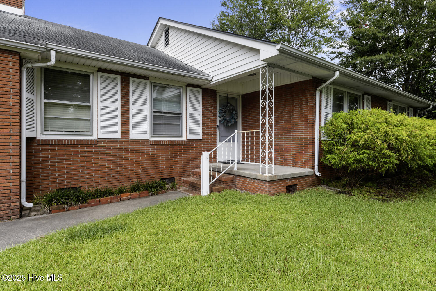 2402 Carey Road Kinston, NC 28504 - Photo 4 of 31 carey-4