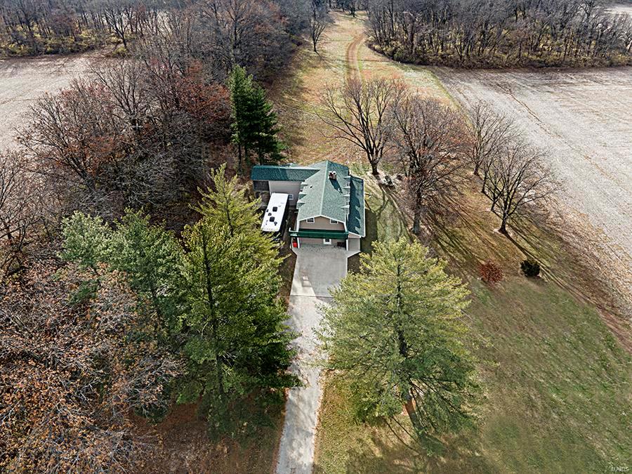 18500 Burnside Road Carlyle, IL 62231 - Photo 3 of 58