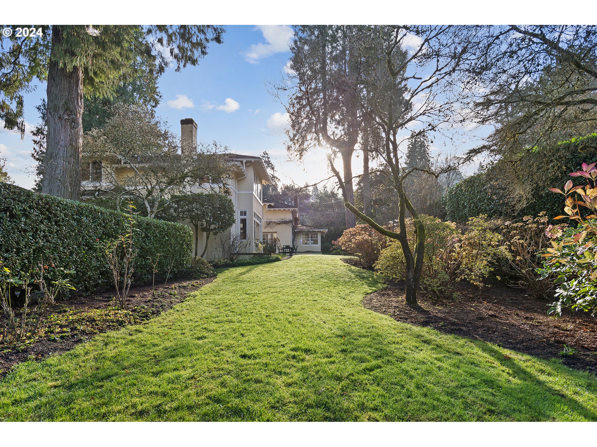 1803 South Riverdale Road Portland, OR 97219 - Photo 24 of 48 a view of outdoor space and yard