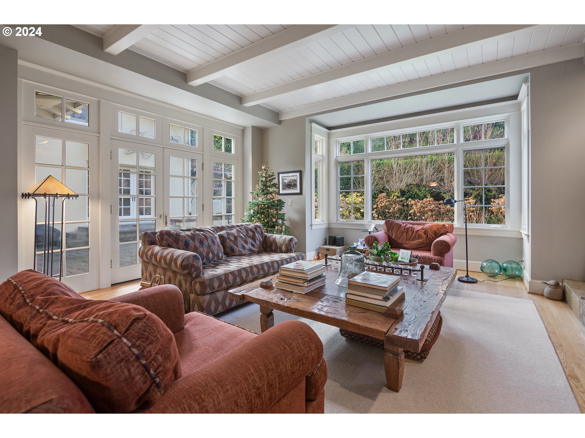 1803 South Riverdale Road Portland, OR 97219 - Photo 27 of 48 a living room with furniture and a large window