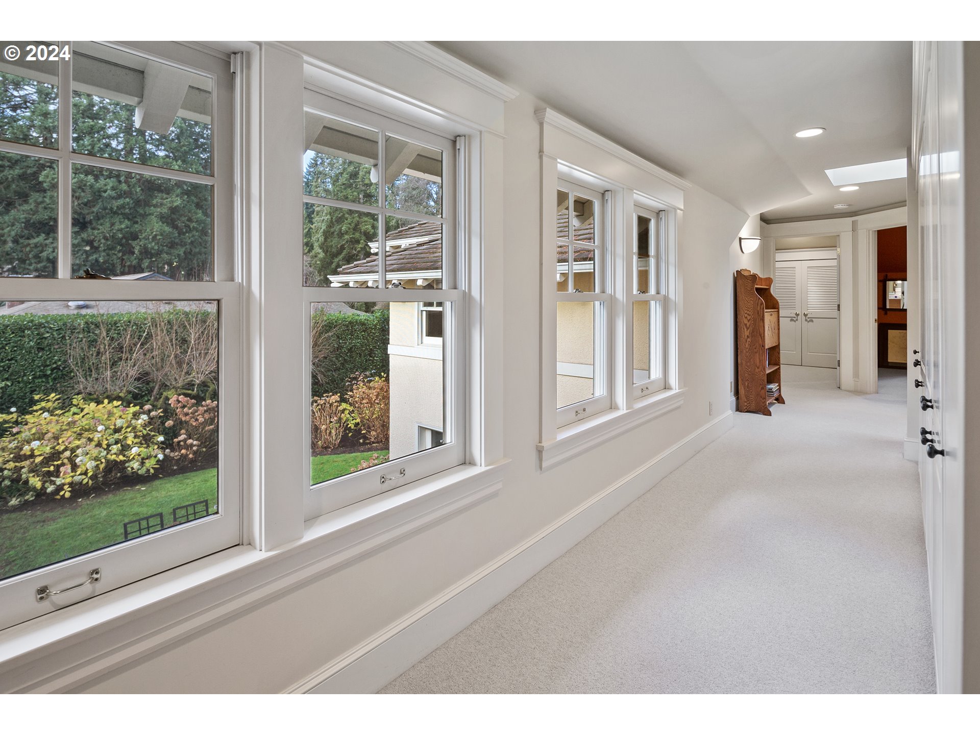 1803 South Riverdale Road Portland, OR 97219 - Photo 42 of 48 a view interior of the house