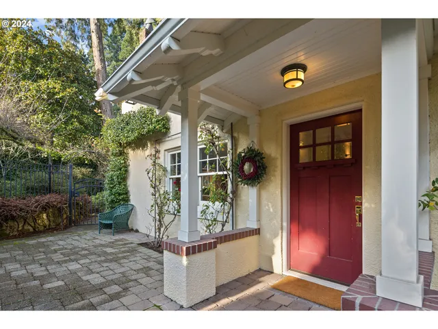 a view of an entryway