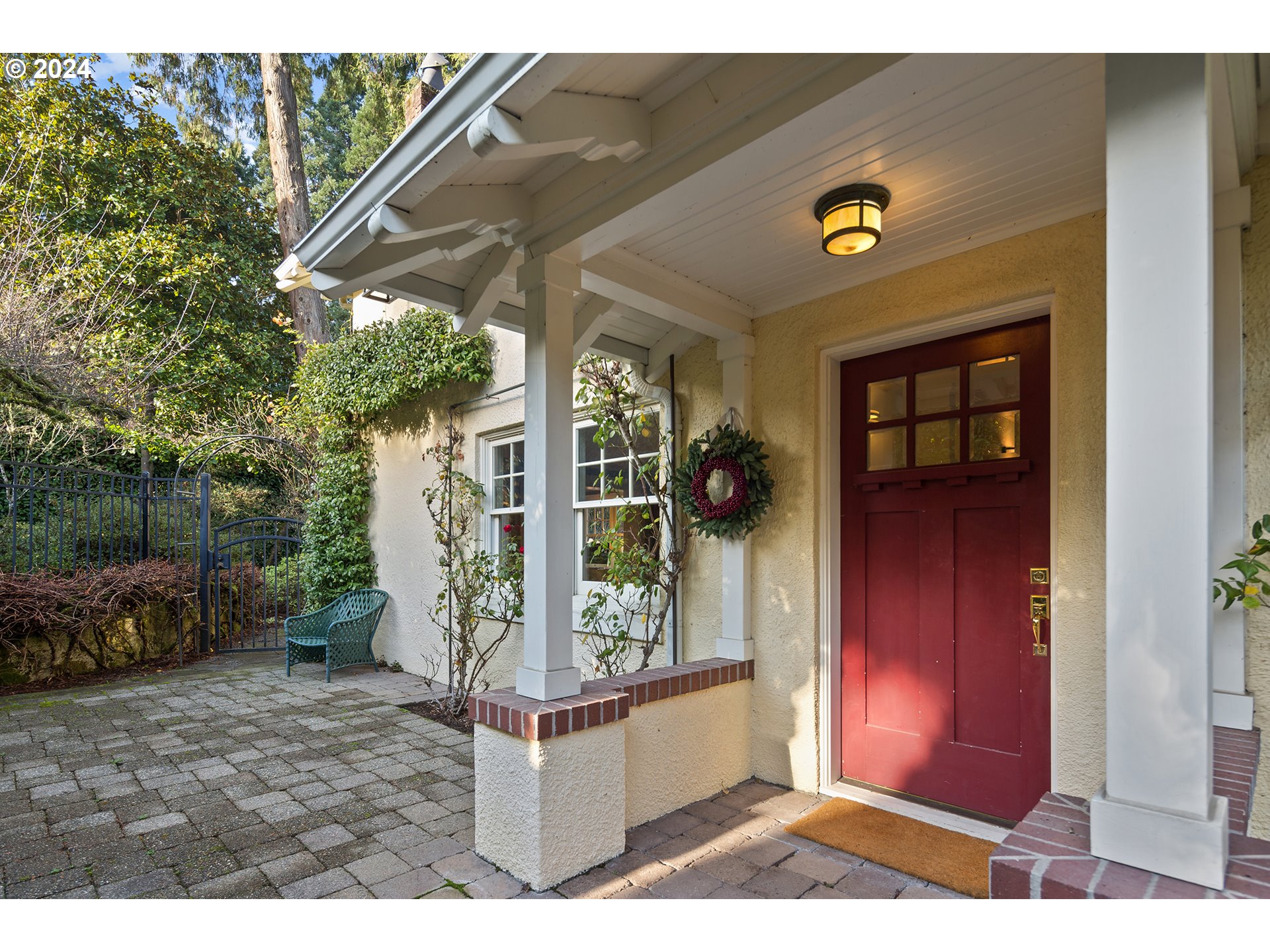 1803 South Riverdale Road Portland, OR 97219 - Photo 6 of 48 a view of outdoor space and yard
