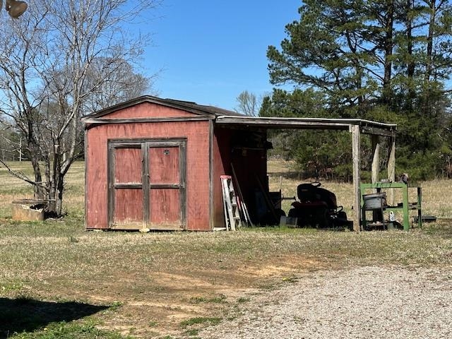 1555 Rich Road Savannah, TN 38372 - Photo 16 of 18 View of shed