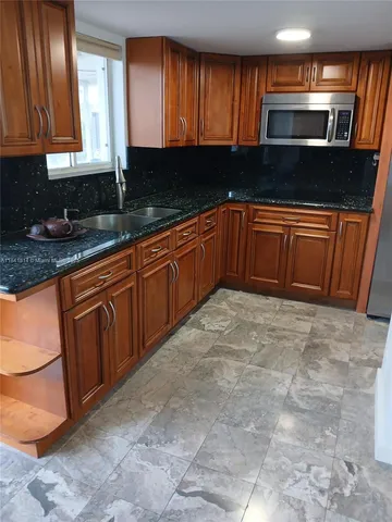 $677,000 | 7467 Northwest 169th Lane, Hialeah, FL 33015