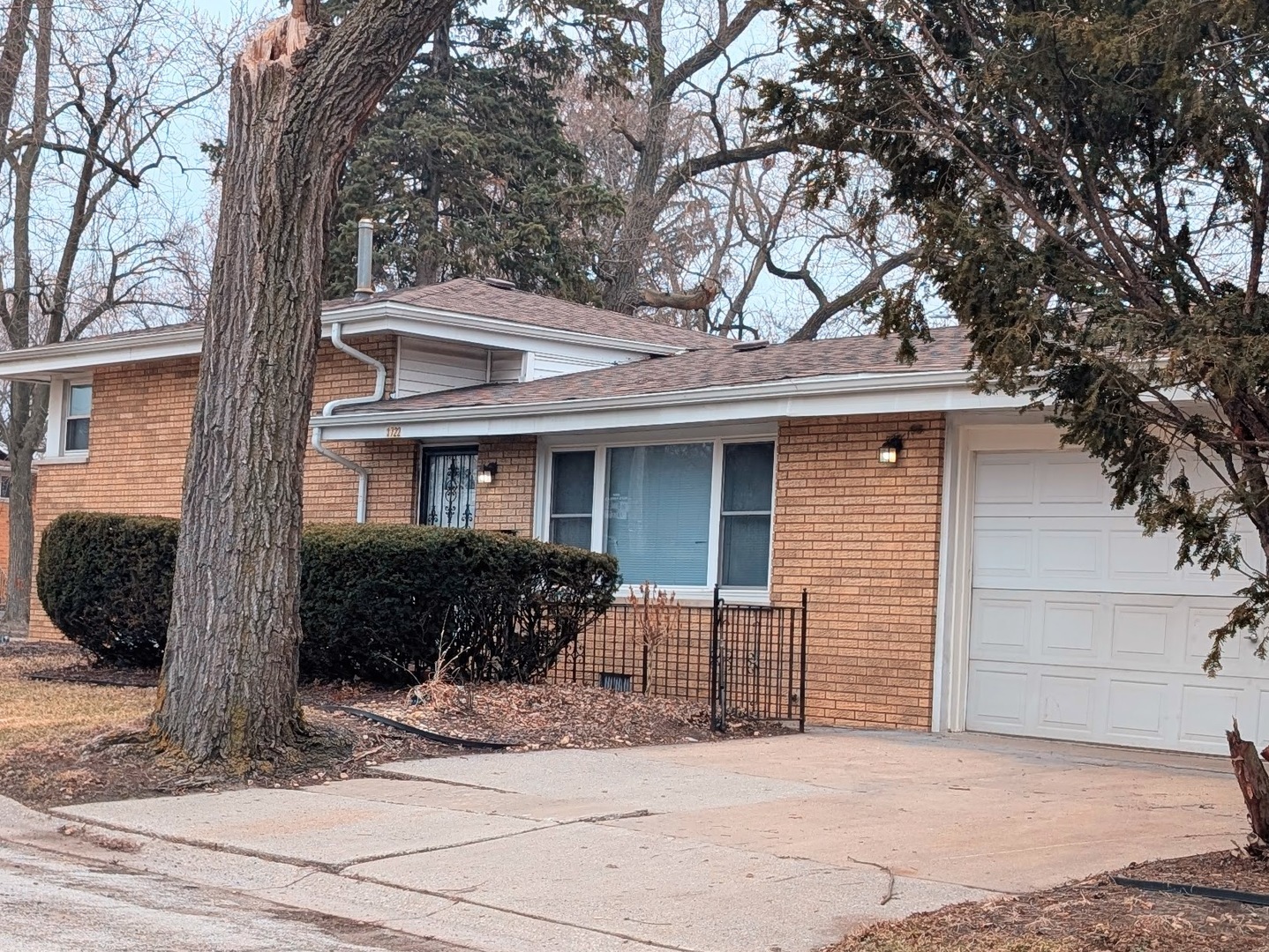 1722 168th Street Hazel Crest, IL 60429 - Photo 1 of 11