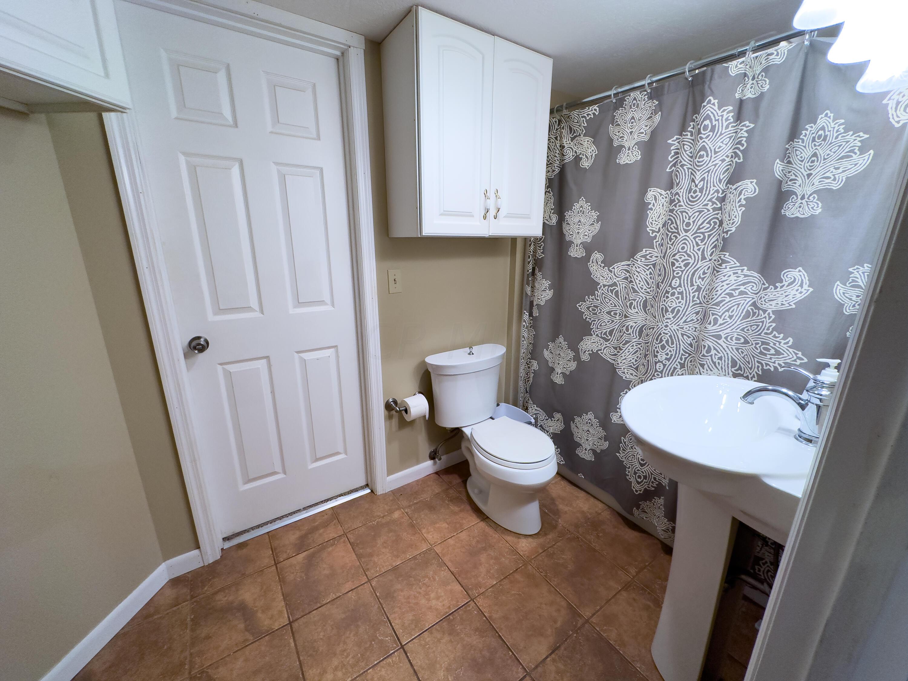 8007 Harriott Road Dublin, OH 43017 - Photo 36 of 50 JPG34