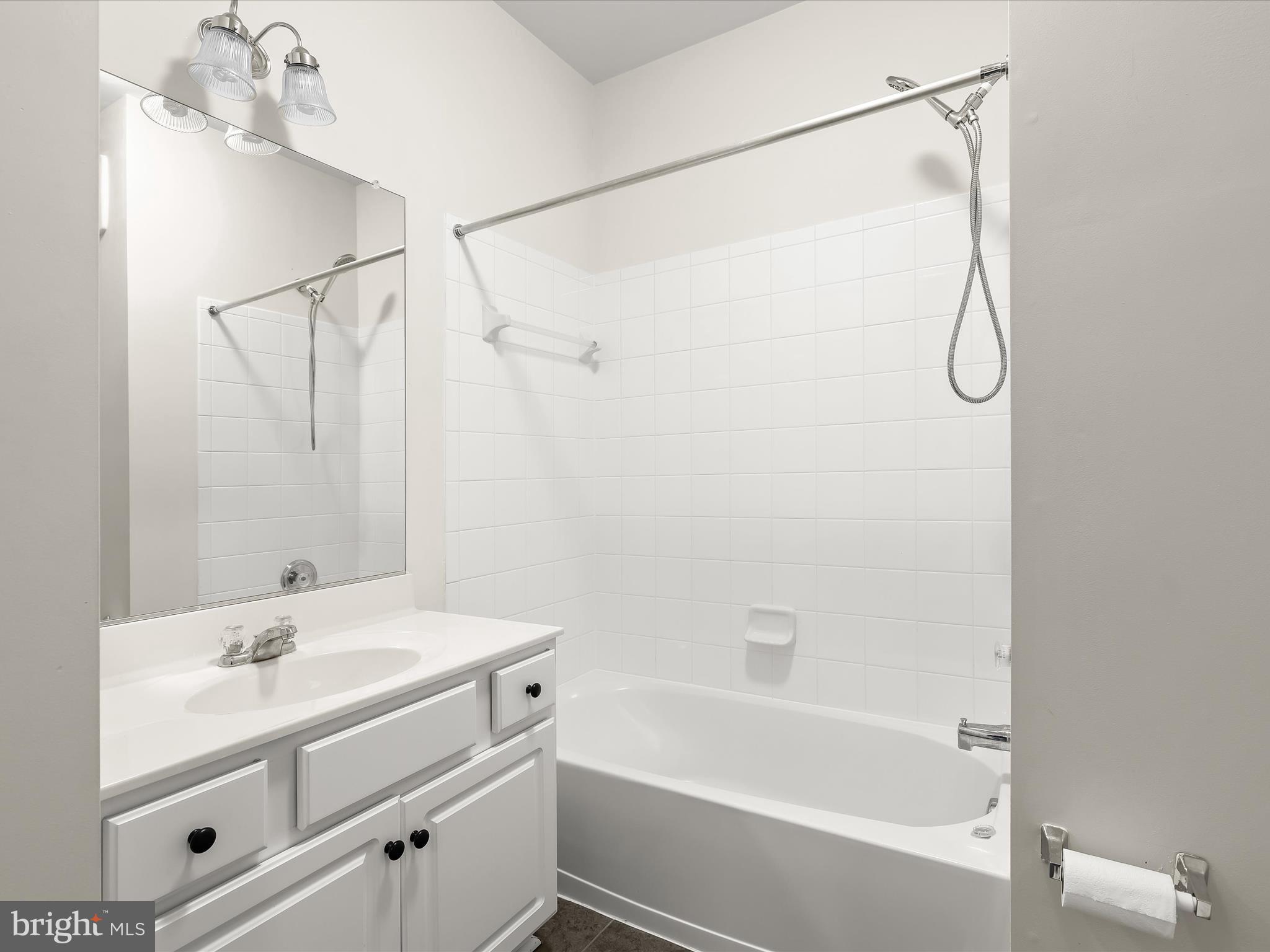 3825 Doc Berlin Drive, Unit 17 Silver Spring, MD 20906 - Photo 16 of 26 Full Bath