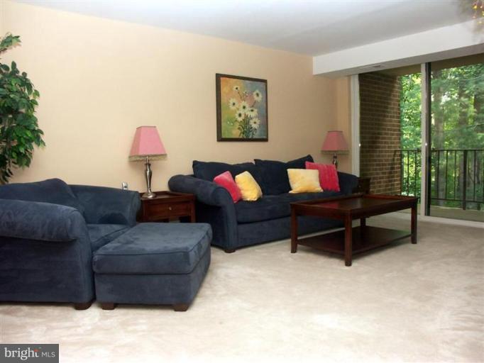 1552 Northgate Square, Unit 52/11B Reston, VA 20190 - Photo 3 of 16 SPACIOUS ROOM OPENS TO BALCONY
