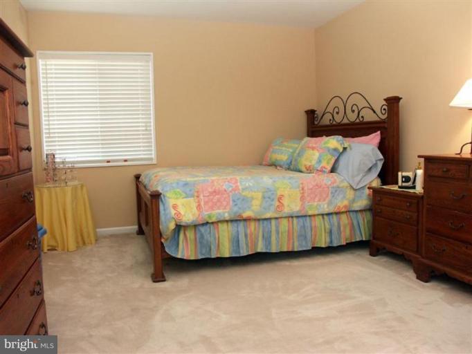1552 Northgate Square, Unit 52/11B Reston, VA 20190 - Photo 5 of 16 Master Bedroom