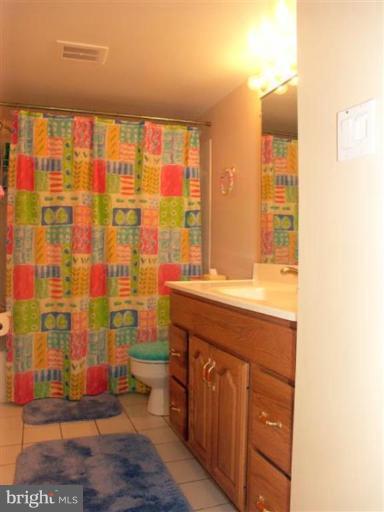 1552 Northgate Square, Unit 52/11B Reston, VA 20190 - Photo 6 of 16 UPDATED BATH