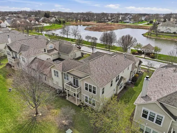 $385,000 | 1890 Havenshire Road, Unit 1890, Aurora, IL 60502