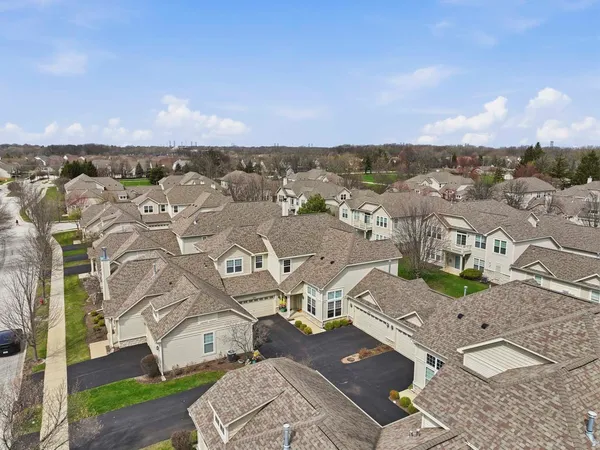 $385,000 | 1890 Havenshire Road, Unit 1890, Aurora, IL 60502
