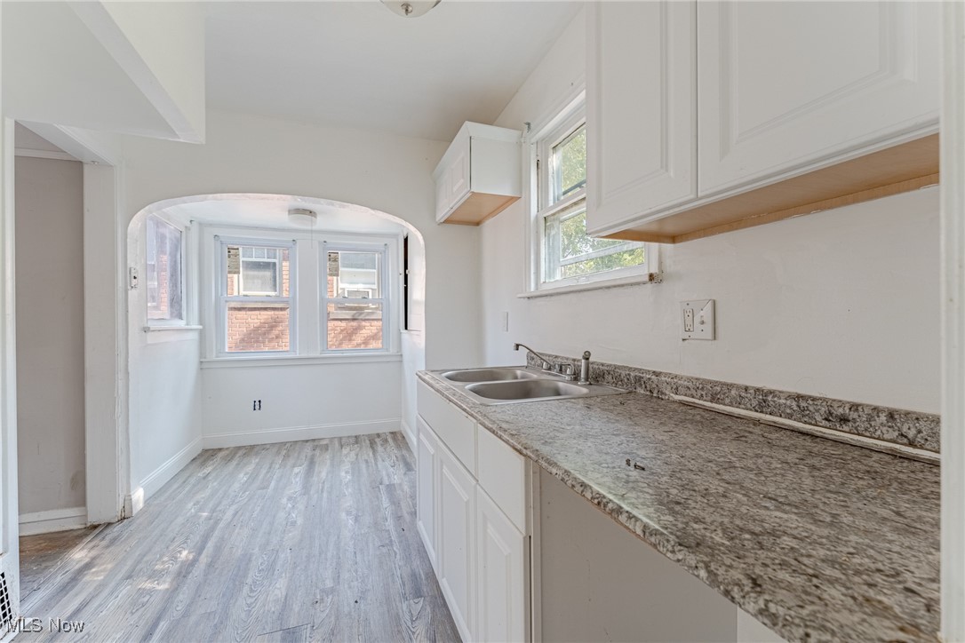 3496 East Scarborough Road Cleveland, OH 44118 - Photo 10 of 28