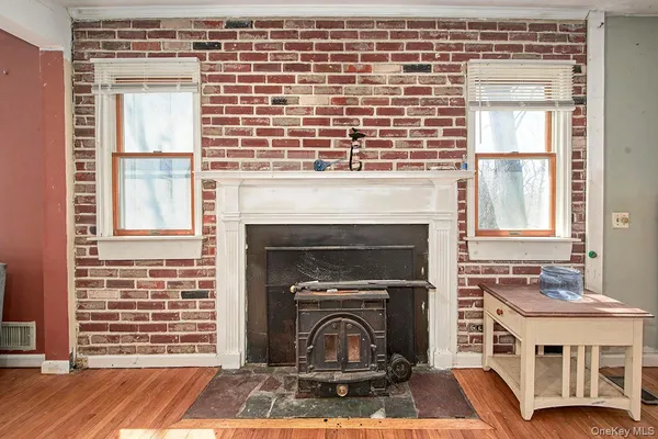 $749,500 | 5 Stafford Place, White Plains, NY 10604