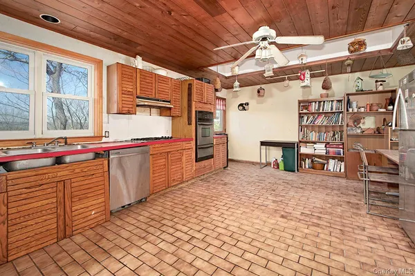 $749,500 | 5 Stafford Place, White Plains, NY 10604