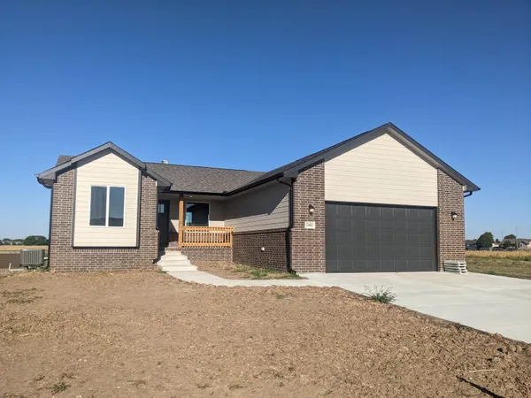 $275,500 | 2001 South Chestnut Street, Newton, KS 67114