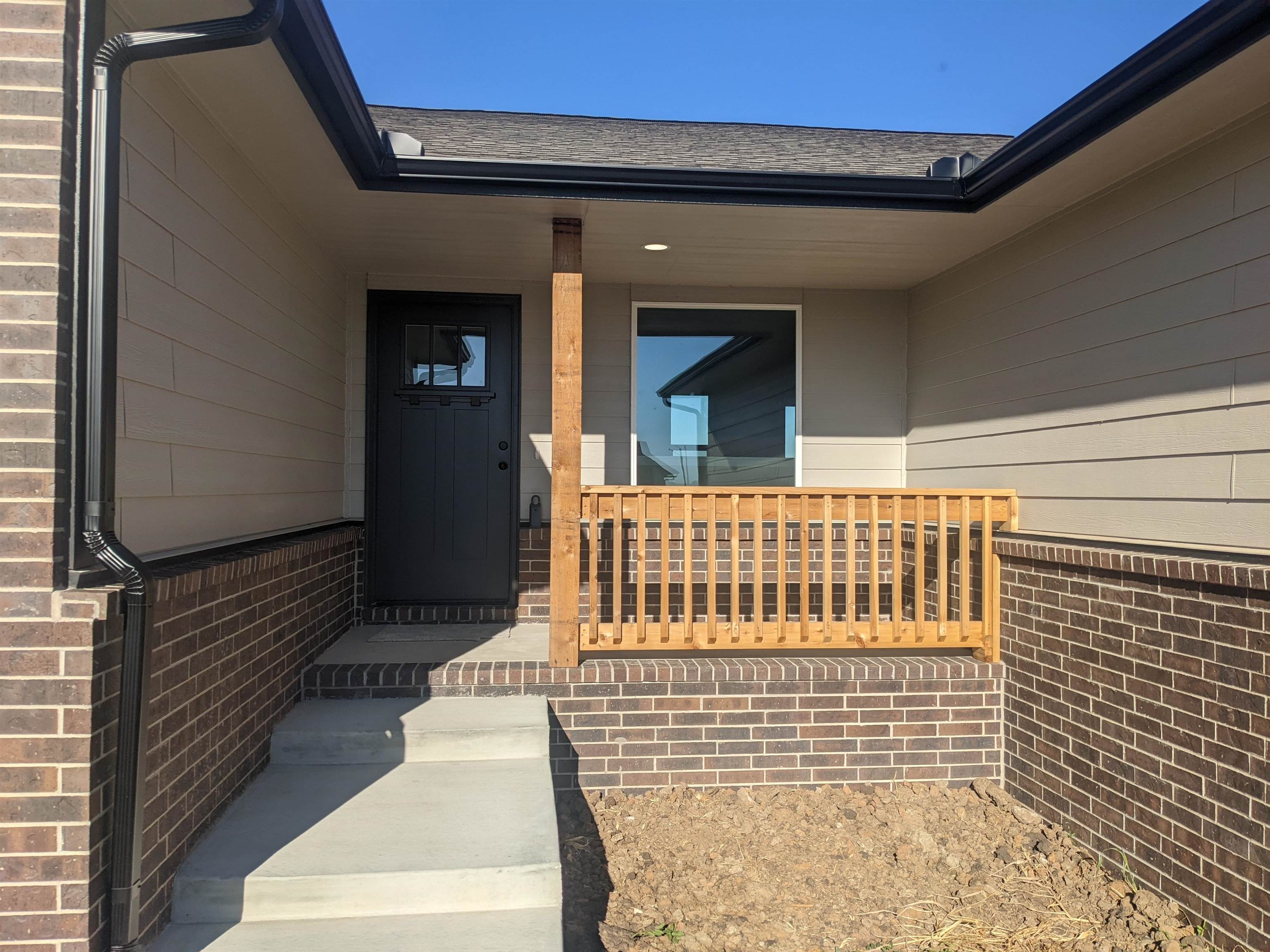 2001 South Chestnut Street Newton, KS 67114 - Photo 2 of 16