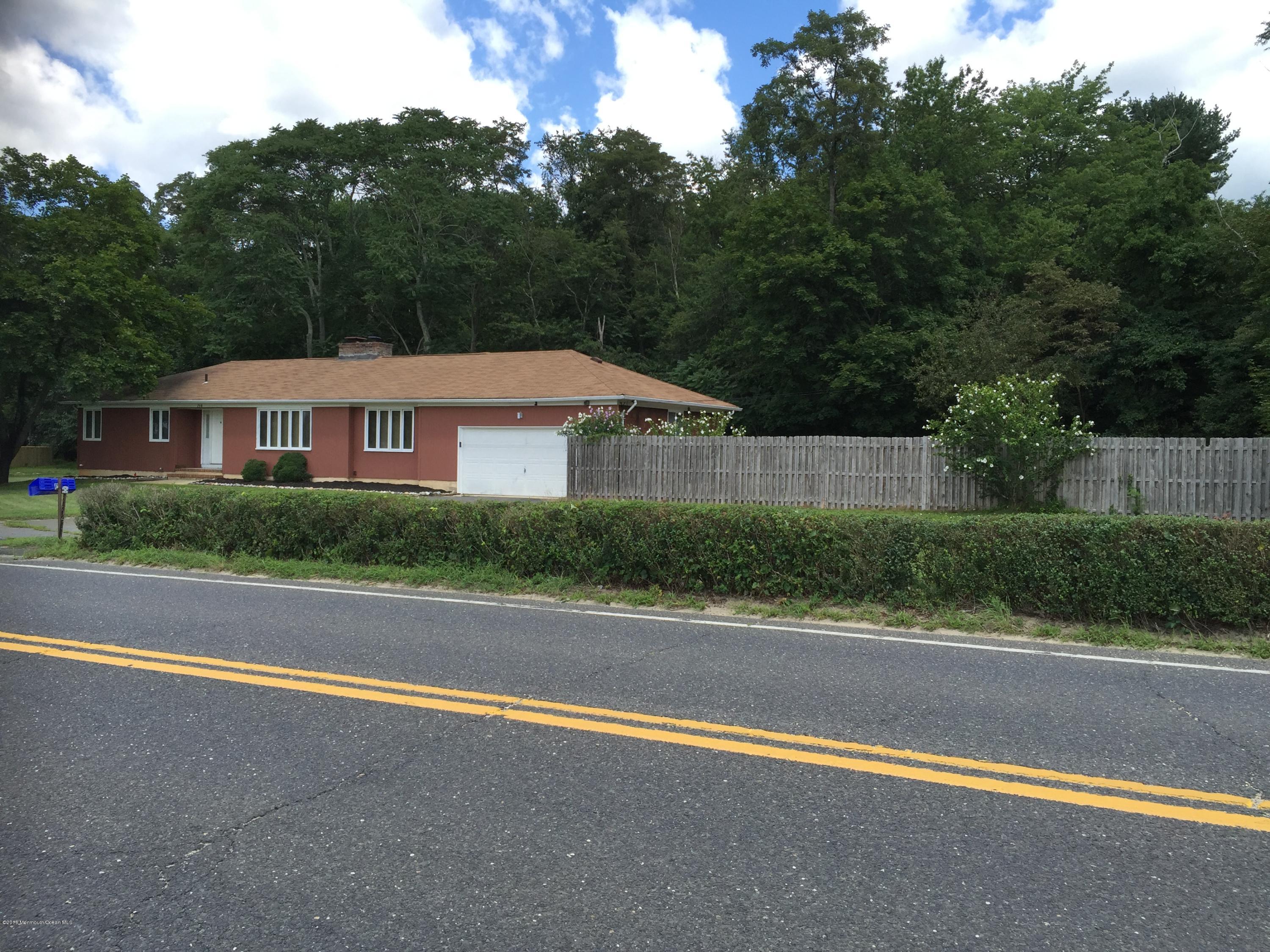 250 Adelphia Road Farmingdale, NJ 07727 - Photo 3 of 27 IMG_0804