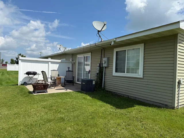 $179,000 | 106 Glenshire Boulevard, Watkins, MN 55389