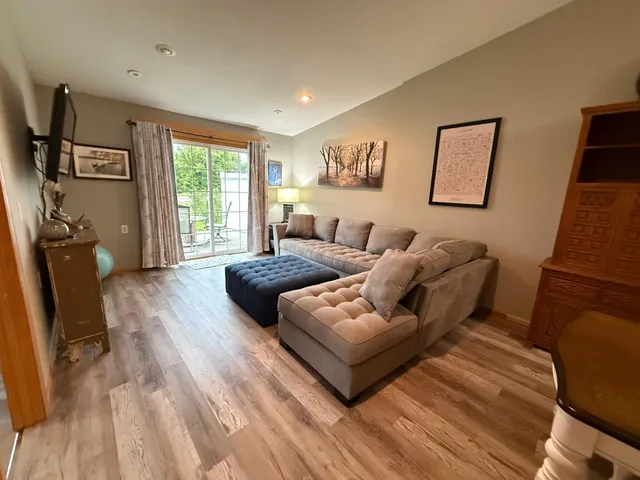 $179,000 | 106 Glenshire Boulevard, Watkins, MN 55389