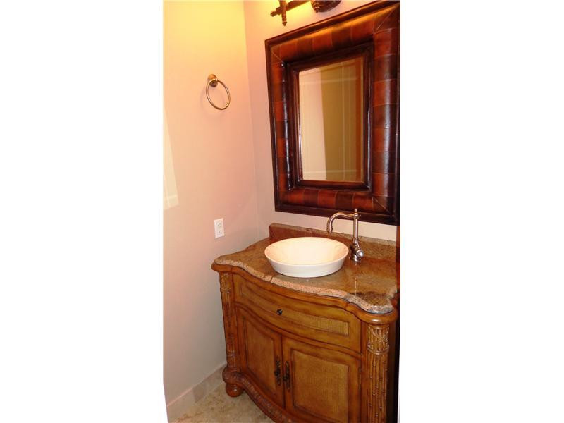 3731 Northeast 30th Avenue Lighthouse Point, FL 33064 - Photo 23 of 35 Bathroom