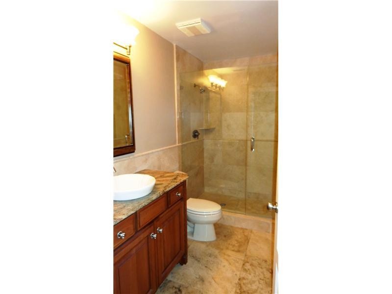 3731 Northeast 30th Avenue Lighthouse Point, FL 33064 - Photo 24 of 35 Bathroom