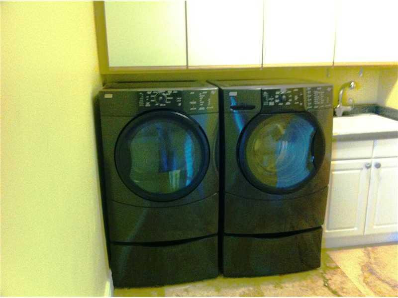 3731 Northeast 30th Avenue Lighthouse Point, FL 33064 - Photo 27 of 35 Laundry Room