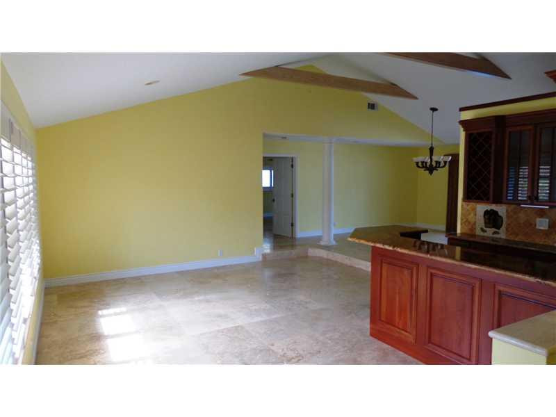 3731 Northeast 30th Avenue Lighthouse Point, FL 33064 - Photo 5 of 35 Living Room