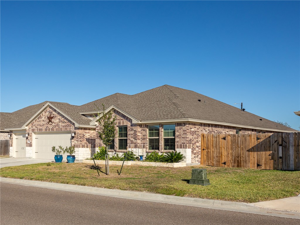 7938 Rancho Vista Boulevard East Corpus Christi, TX 78414 - Photo 3 of 40