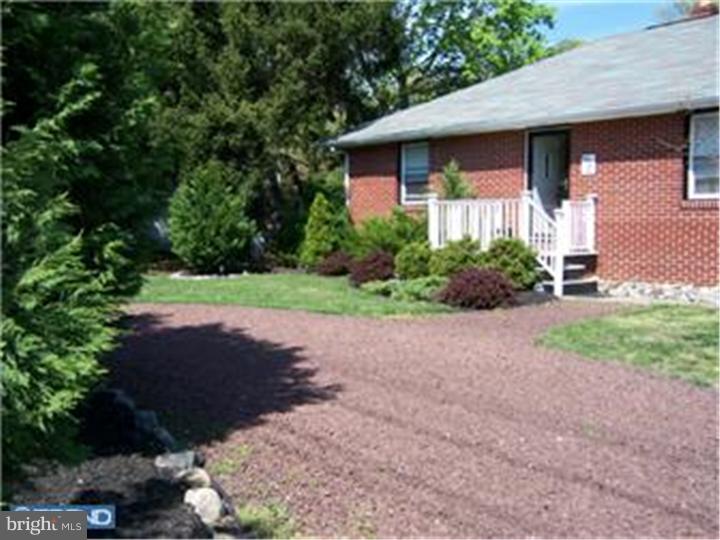 827 East Evesham Road Runnemede, NJ 08029 - Photo 2 of 25 Gallery Image 2