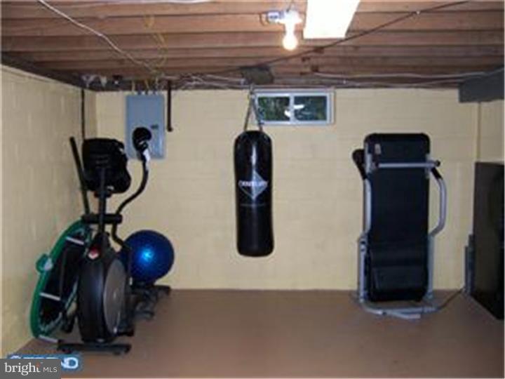 827 East Evesham Road Runnemede, NJ 08029 - Photo 19 of 25 Gallery Image 19
