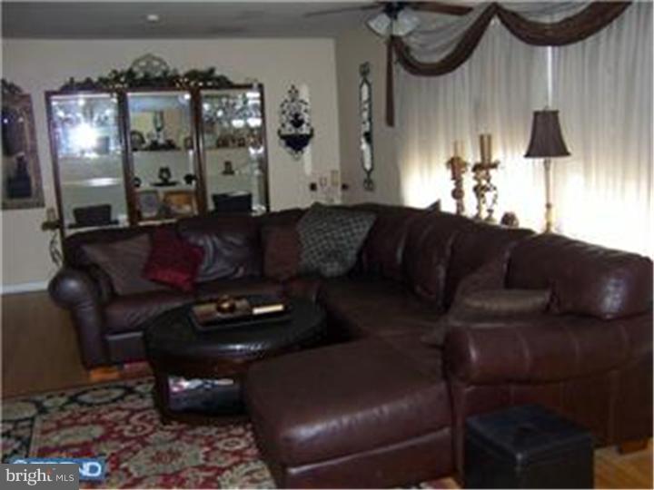 827 East Evesham Road Runnemede, NJ 08029 - Photo 4 of 25 Gallery Image 4