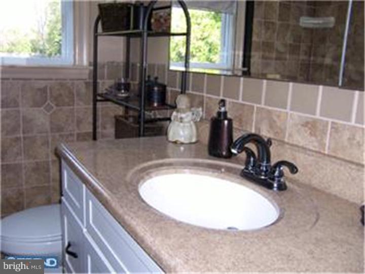 827 East Evesham Road Runnemede, NJ 08029 - Photo 10 of 25 Gallery Image 10