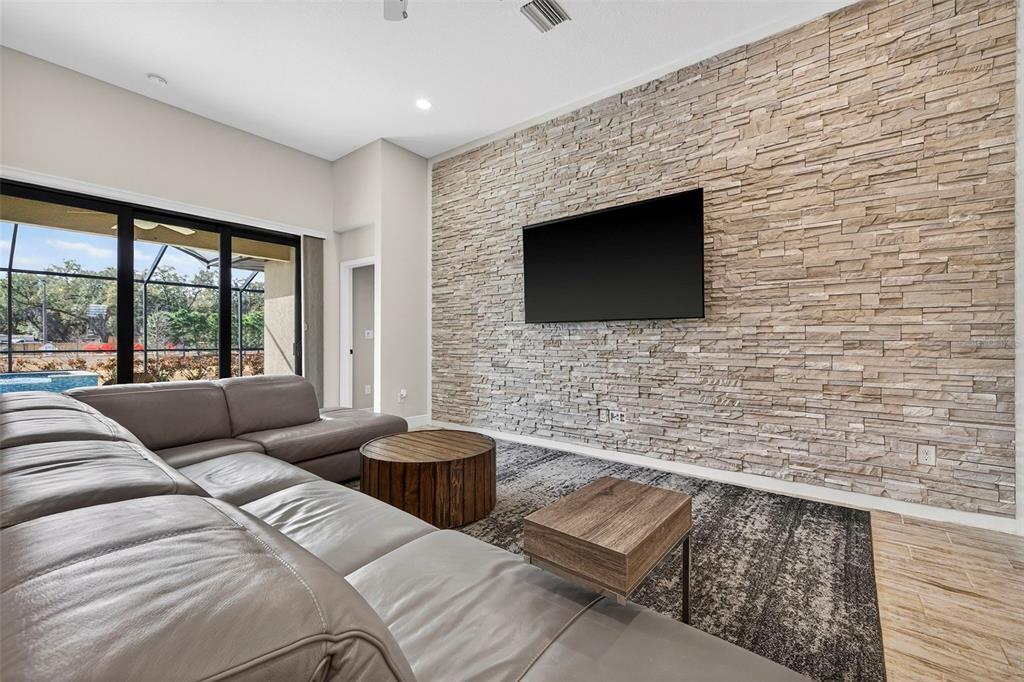 1244 Florablu Drive Seffner, FL 33584 - Photo 6 of 37