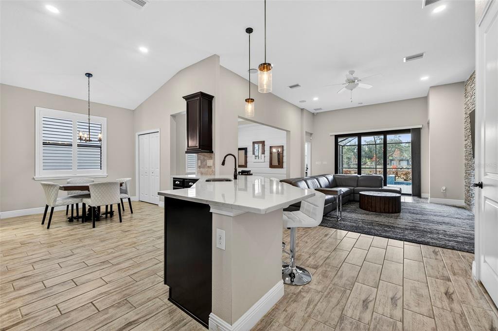 1244 Florablu Drive Seffner, FL 33584 - Photo 10 of 37