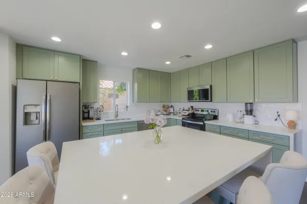 $600,000 | 466 West Smoke Tree Road, Gilbert, AZ 85233