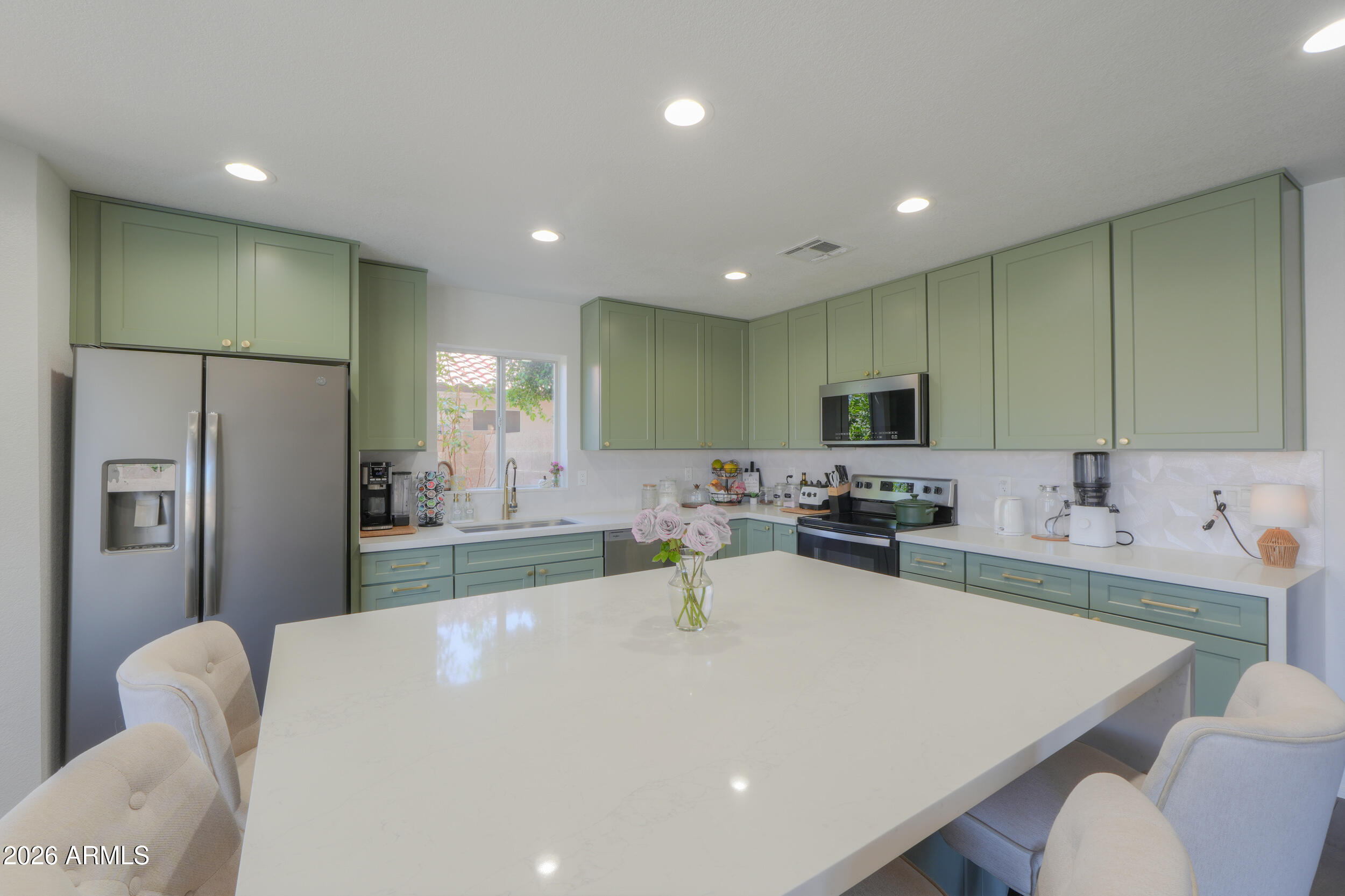 466 West Smoke Tree Road Gilbert, AZ 85233 - Photo 12 of 47 466 W Smoke Tree