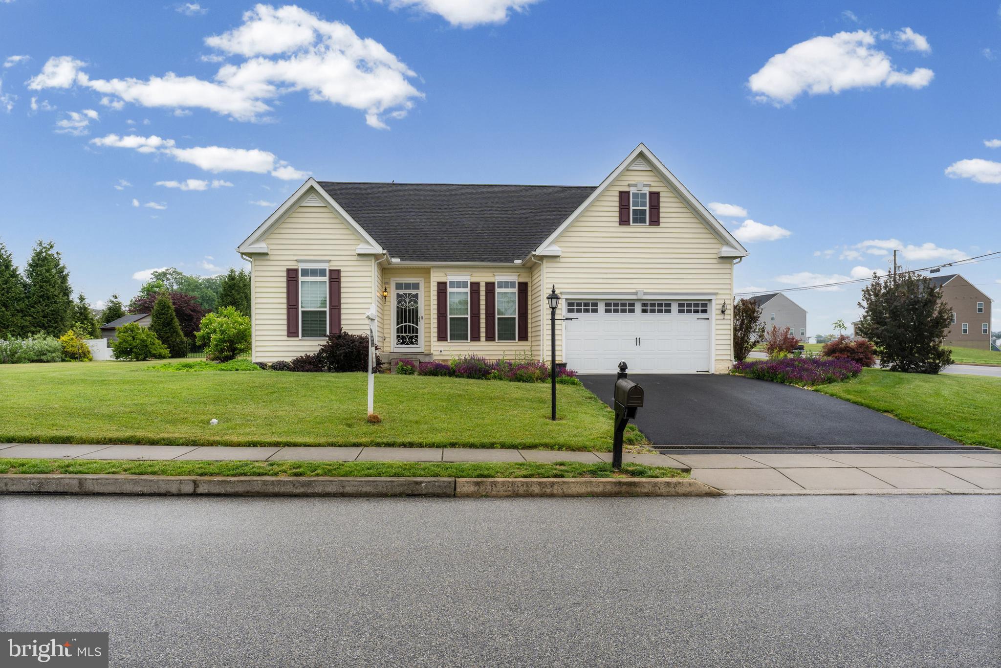 46 Tyler Drive Hanover, PA 17331 - Photo 2 of 38